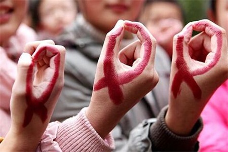 女性预防艾滋病，就要注意艾滋病的初期症状
